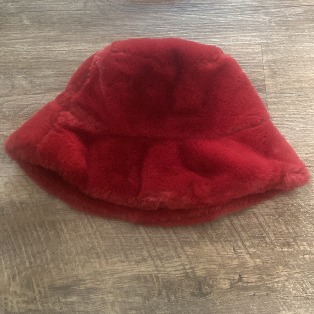 NWOT Furry bucket hat
